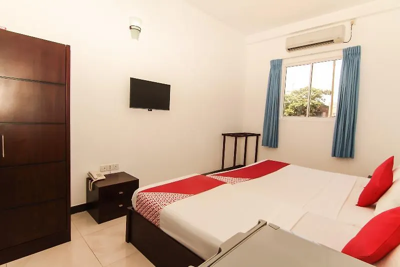 Oyo 116 Sahasra Hotel Negombo 2*,